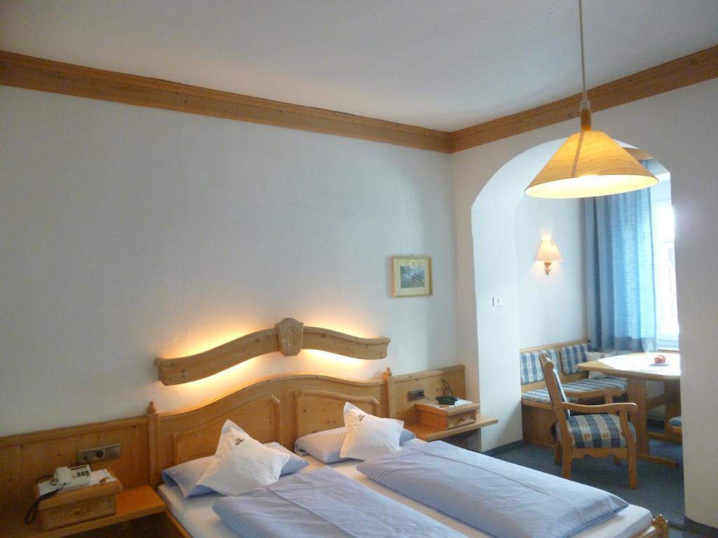 Hotel Holzer Sexten Chambre photo